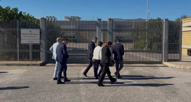 "La Sardegna rischia infiltrazioni criminali, qui i boss più pericolosi": delegazione Pd in visita al carcere di Uta