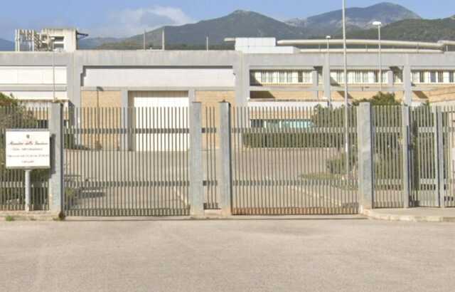 Il carcere di Rebibbia è sovraffollato, la mamma detenuta trasferita a Uta: "Non può vedere né sentire i suoi quattro figli"
