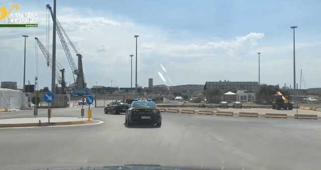 Fatture false e crediti d'imposta inesistenti, cooperativa nei guai: sequestro da 150mila euro e due denunce a Porto Torres