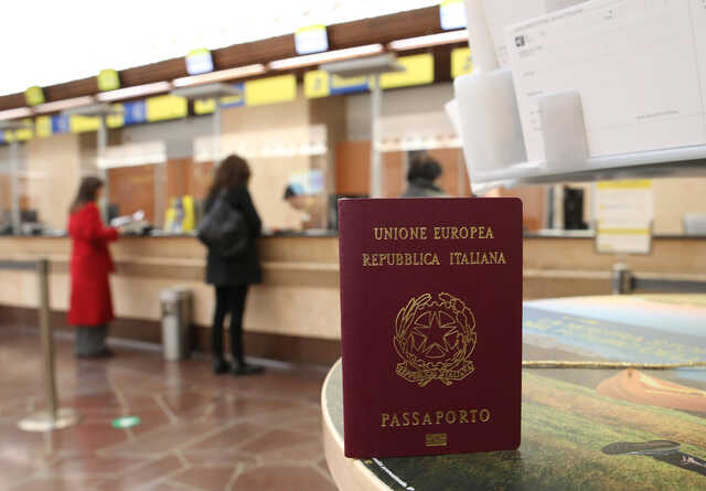 Passaporti da record: superate 300mila richieste negli uffici postali