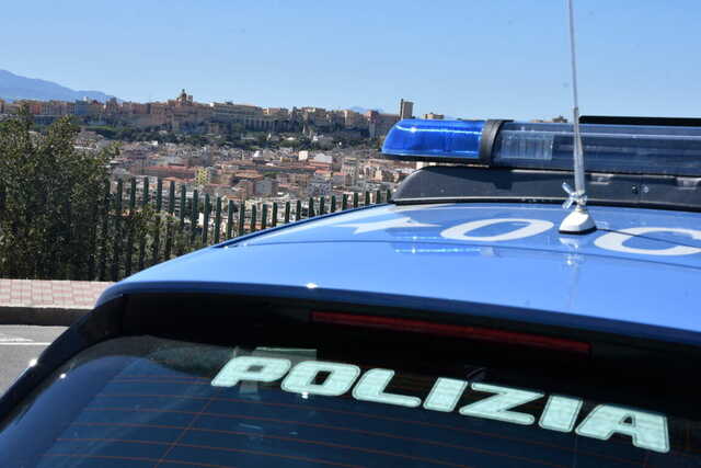 Cagliari, ruba un borsone dal camion di un corriere: 50enne riconosciuto e arrestato a San Michele 