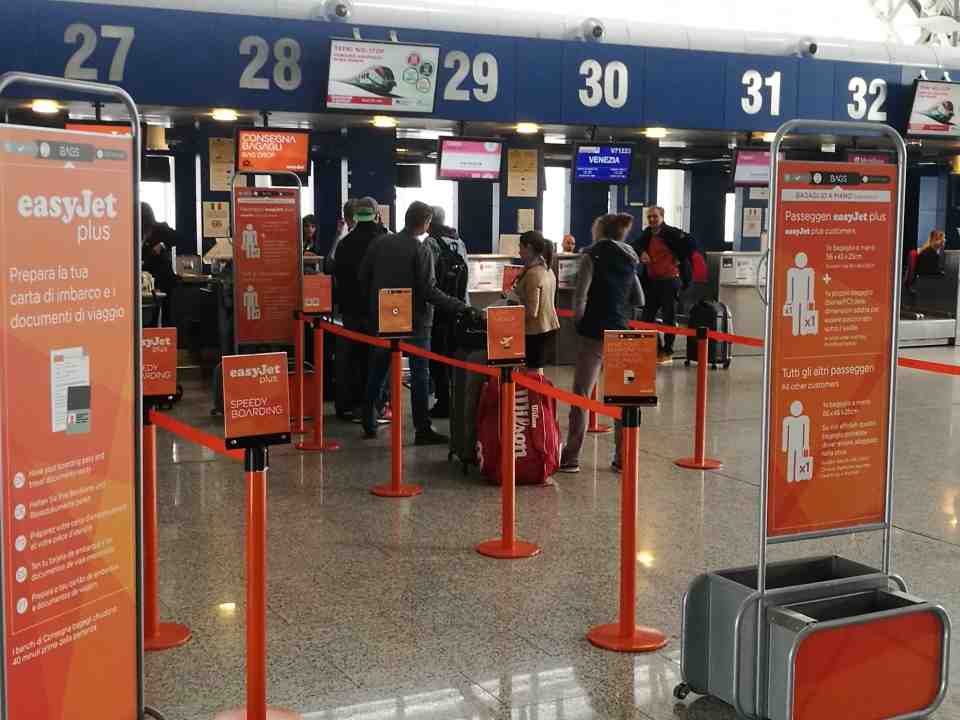 Aeroporto Elmas Check In Easy Jet