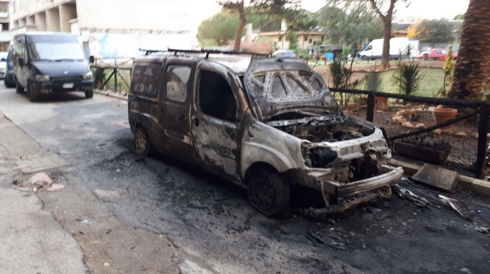 Auto Bruciata Billo Vistosu