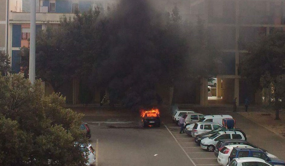 Auto In Fiamme Via Zagabria