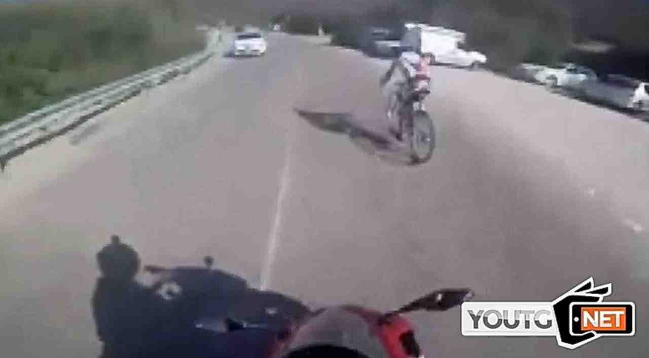 Folle Corsa In Moto Litoranea Villasimius Grande