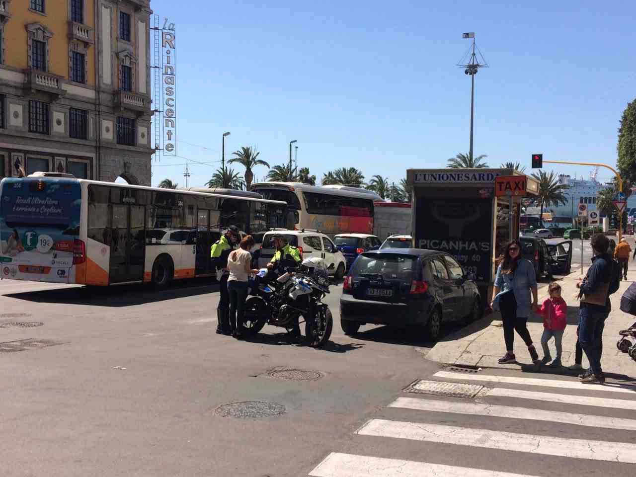 Incidente Via Crispi Polizia Municipale Ambulanza Strisce Pedonali