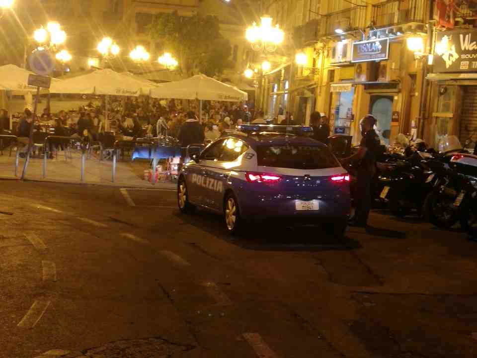 Movida Carabinieri Polizia Piazza Yenne  2