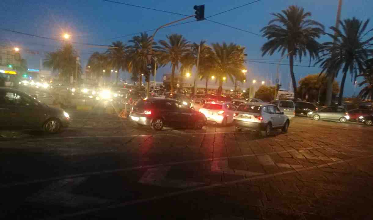 Via Roma Pedonale Divieto Di Svolta Traffico