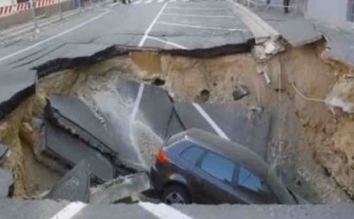 Via Peschiera Auto