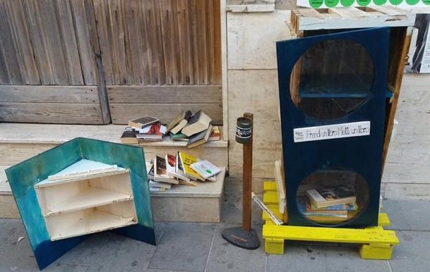 Casetta Libri 3