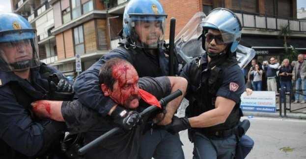 Carica-polizia-2