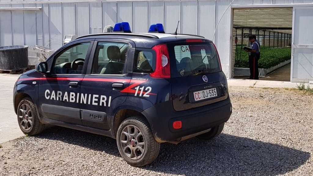 cARABINIERI-pORTOSCUSO