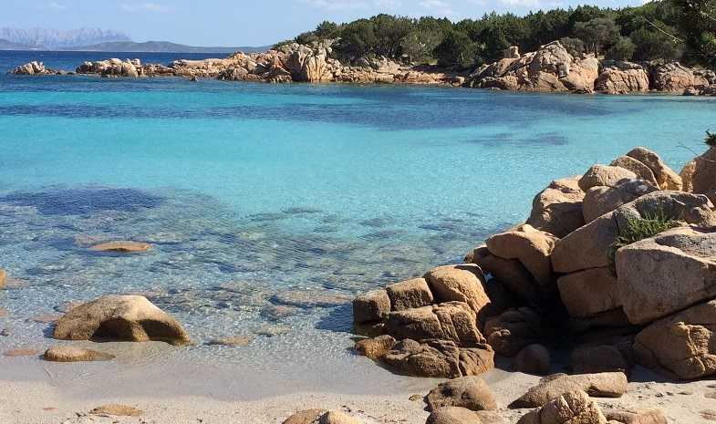 SPIAGGIA-DI-CAPRICCIOLI---ARZACHENA-PORTO-CERVO-WEB