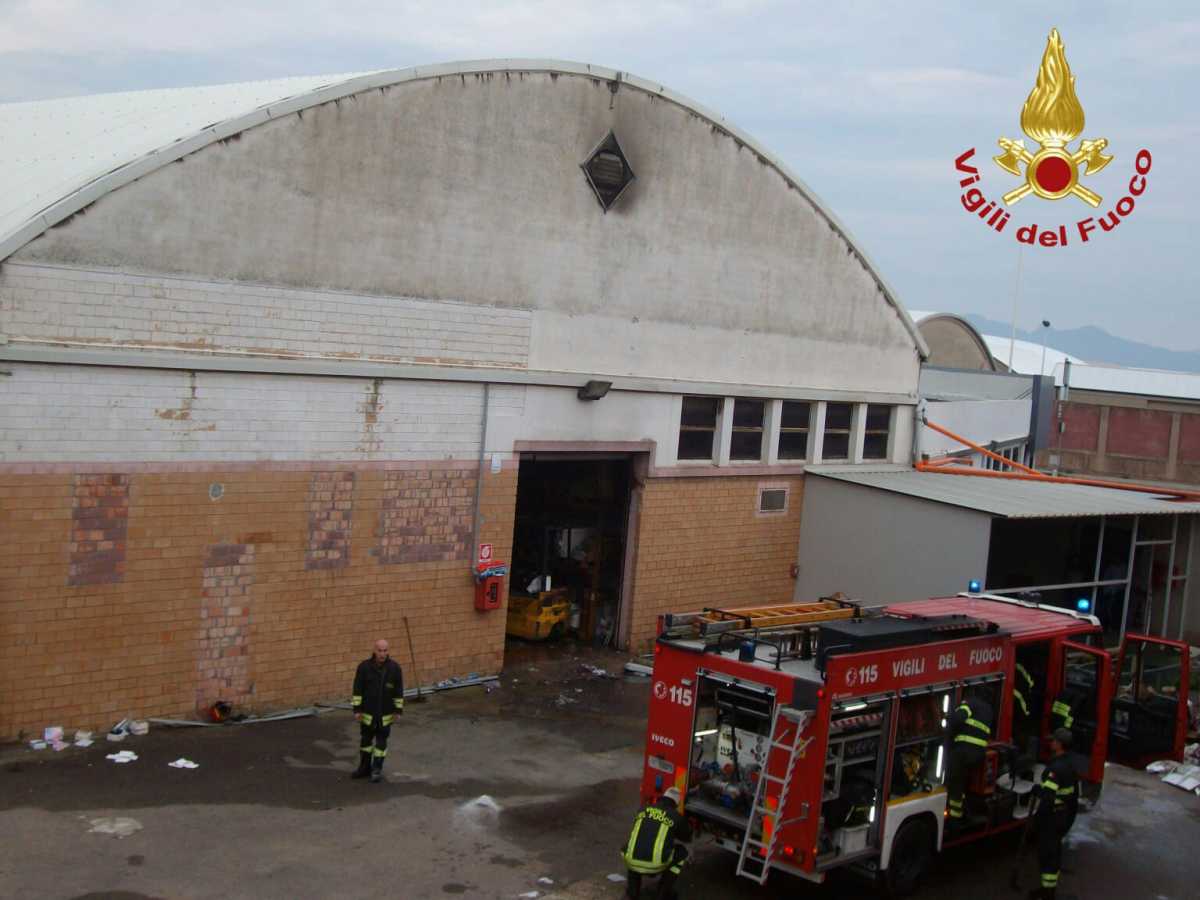 incendio-io-bimbo-esterno-intera