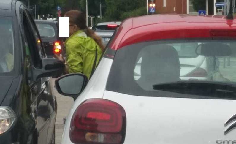 La-donna-che-si-butta-sotto-le-auto-a-Genneruxi-e-Via-Scano