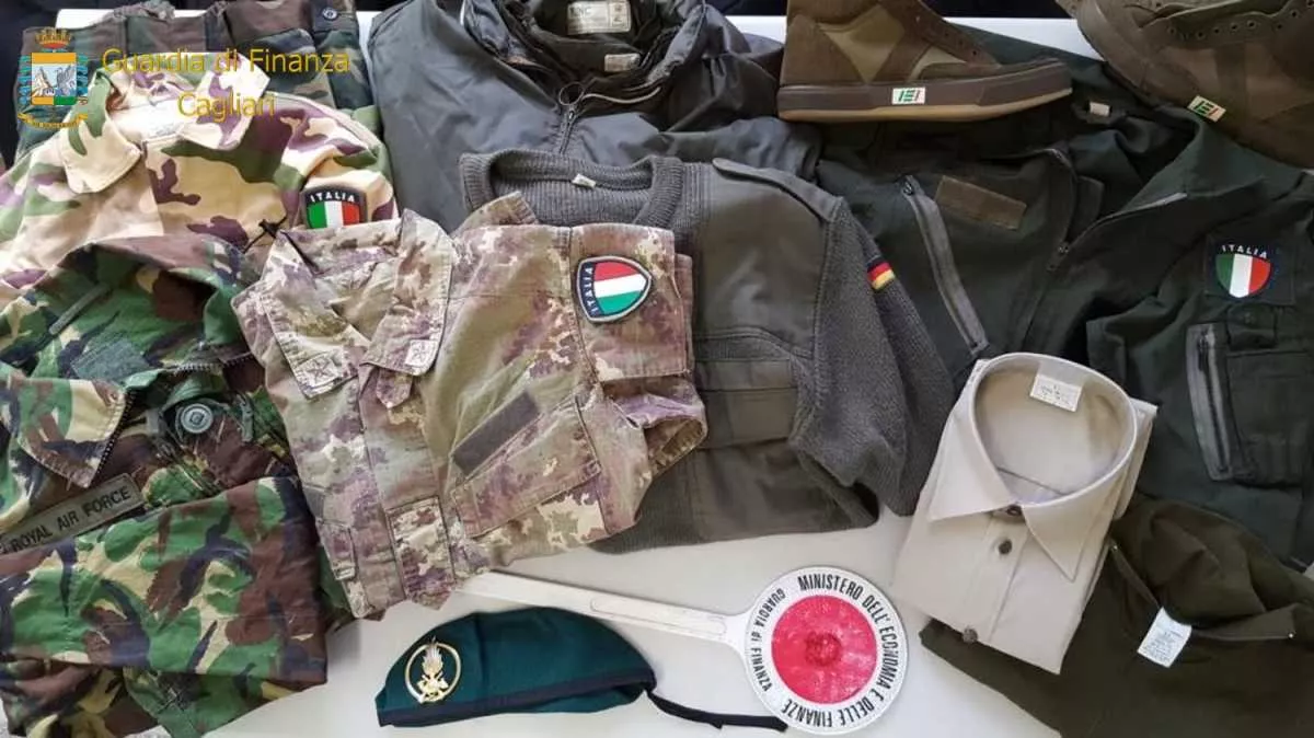 Indumenti militari sale
