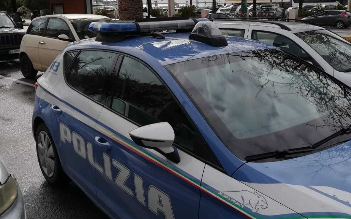 polizia-via-roma1
