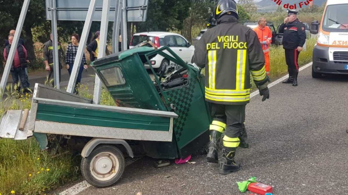 Vigili-del-fuoco-motocarro-2
