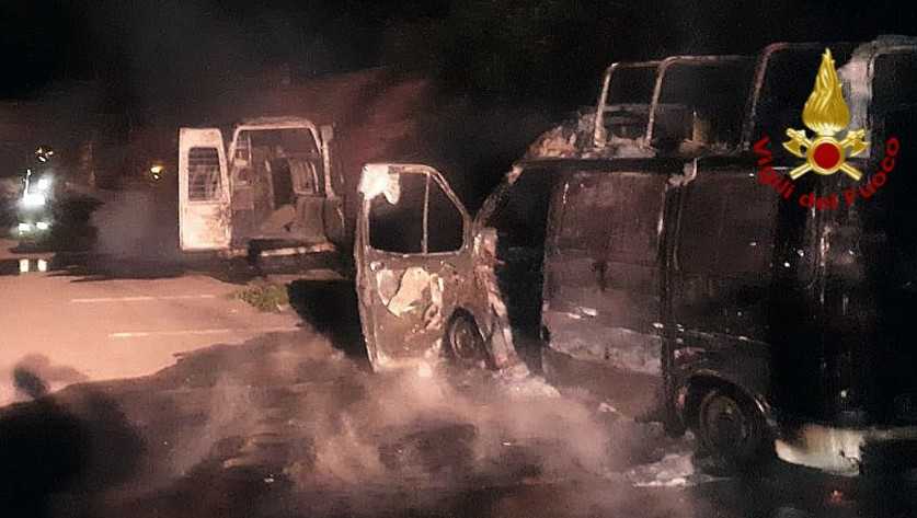 incendio-furgoni-dolianova