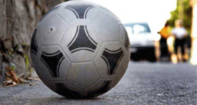 Pallone-vietato-piazza