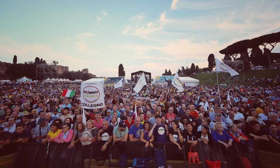 Movimento-5-Stelle-folla