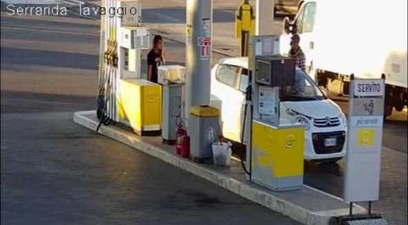 auto-rubata-furto-benzina