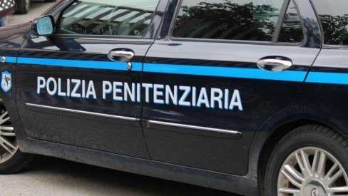 polizia-penitenziaria-auto