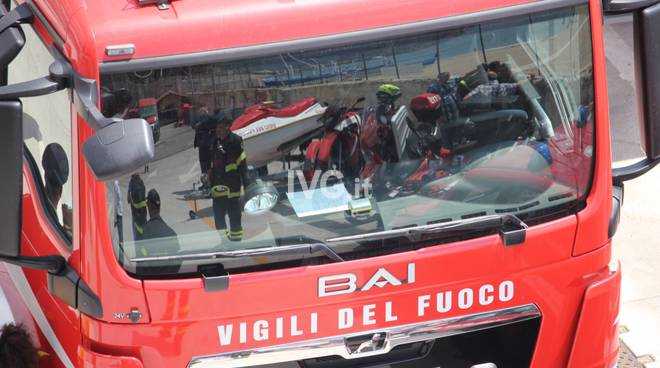 vigili-del-fuoco-automezzo