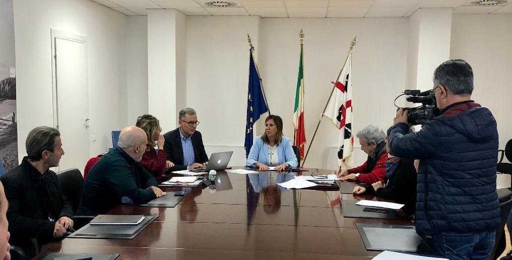 zedda-assessore-tavolo-auchan