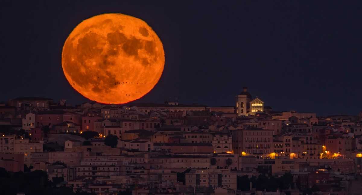 Youtg Net Nel Cielo Limpido Di Cagliari Arriva Lo Spettacolo Della Super Luna Di Neve