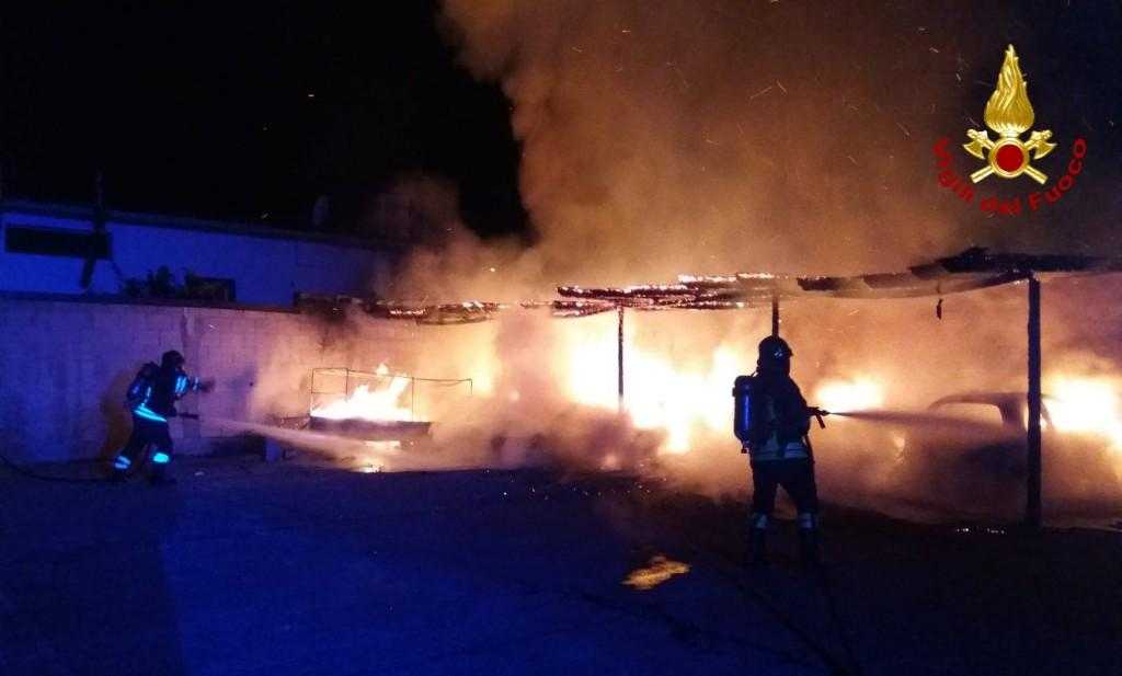 incendio-cortile-condominiale-assemini