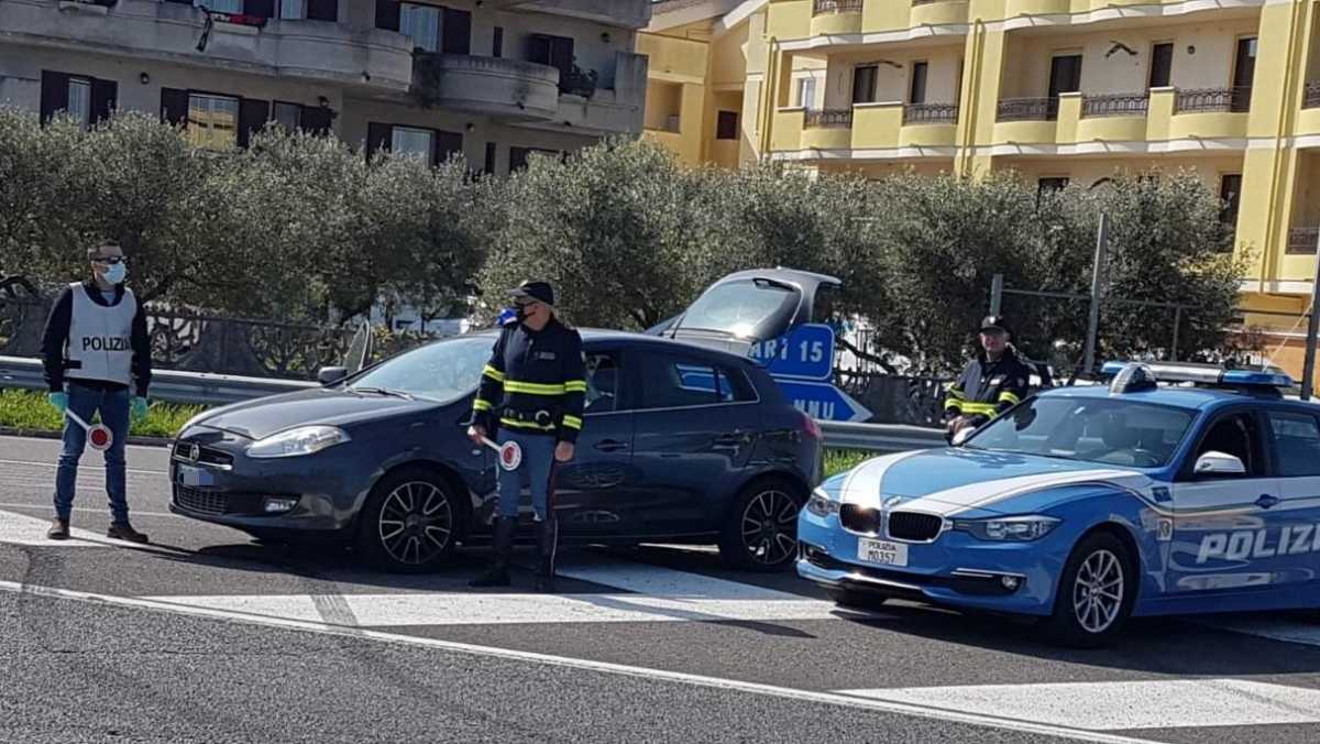 cONTROLI-POLIZIA