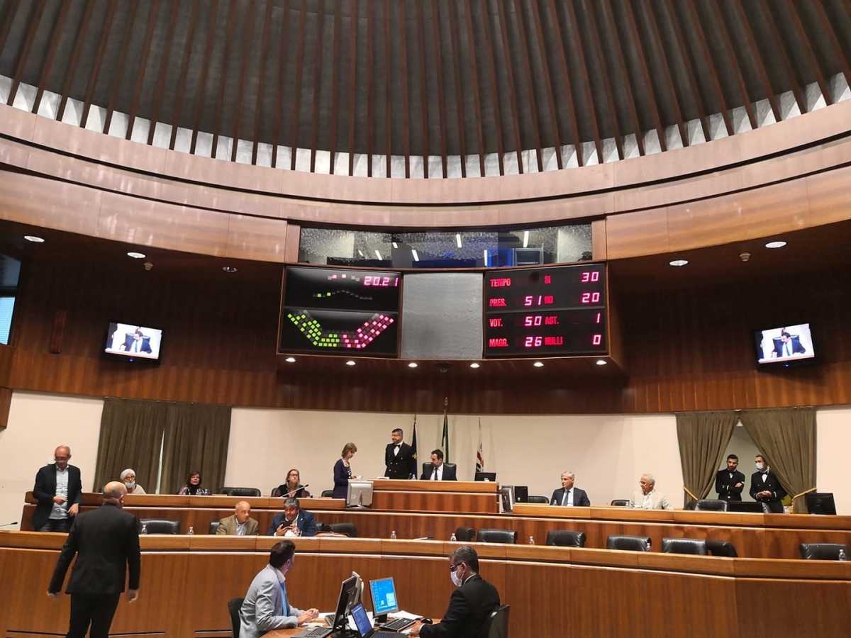 Voto-in-consiglio-regionale