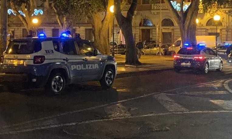 polizia-piazza-del-carmine-notte