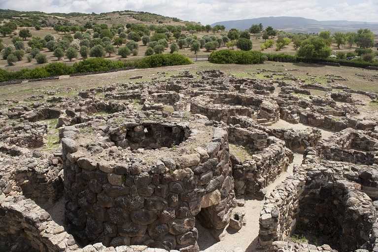 su-nuraxi-turisti