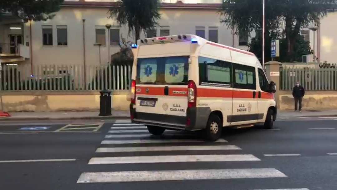 santiss-ambulanza-una