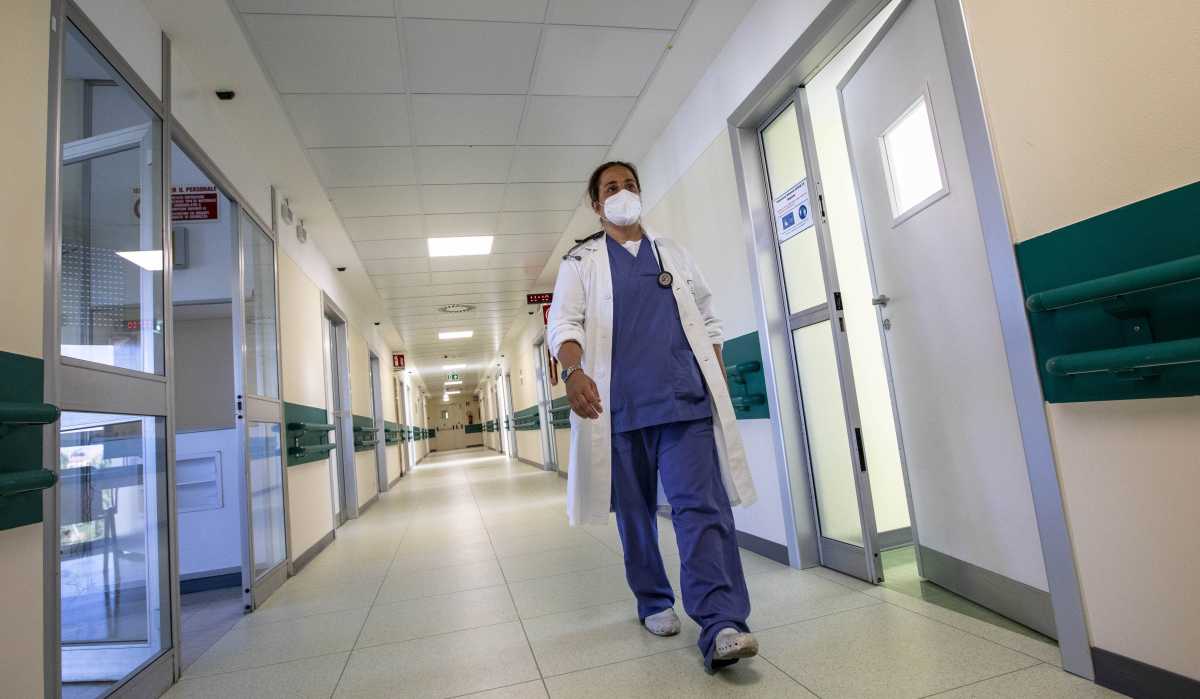 medico-corridoio-hospi