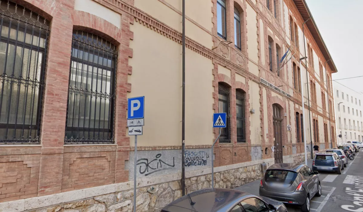 YouTG.NET - Cagliari, allarme Covid al liceo artistico Foiso Fois: scuola  chiusa