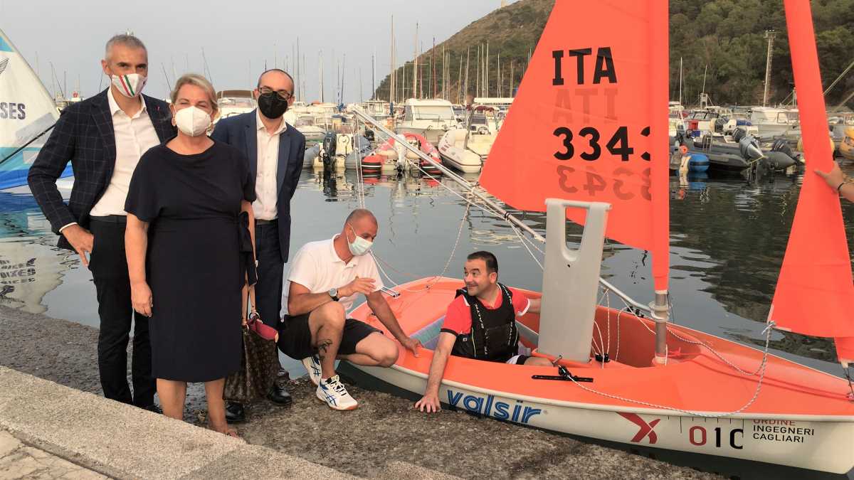 il-varo-della-barca-biposto-della-classe-paralimpica-Hansa-303