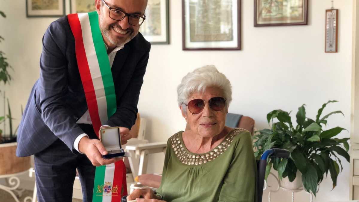 Il-sindaco-Truzzu-e-la-signora-Adele-Anedda
