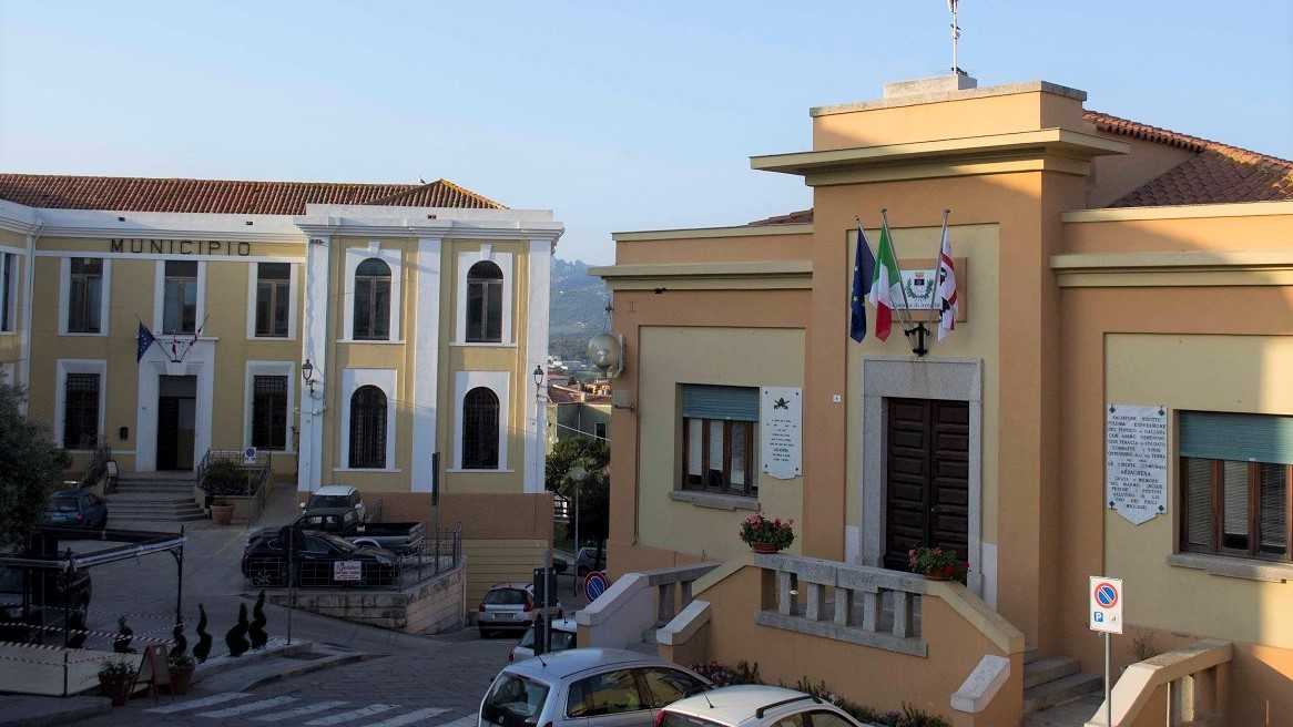 Palazzo-comunale-Arzachena-e-sede-sindaco-piazza-Risorgimento