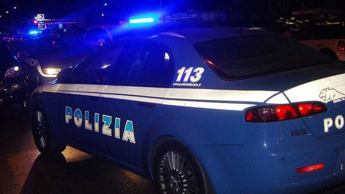 POLIZIA-LADRO-AUTO