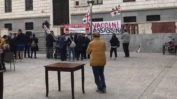 No-vax-in-piazza-Garibaldi
