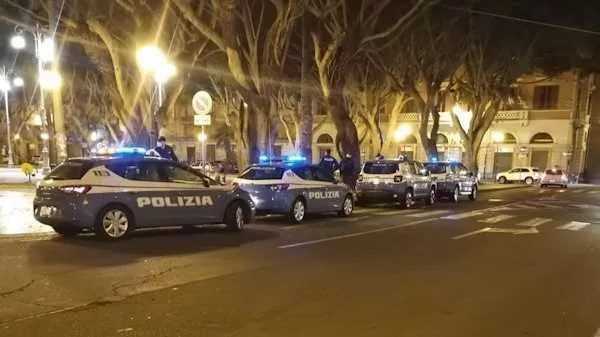 Polizia-in-piazza-del-Carmine