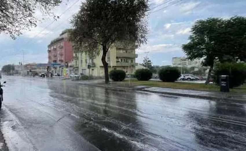 YouTG.NET - Un vortice depressionario riporta il maltempo in Sardegna: piogge e burrasca in arrivo