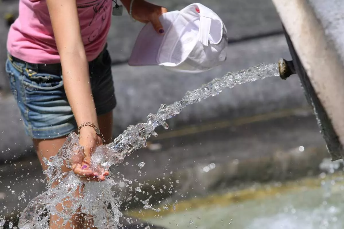 YouTG.NET - Da oggi un'ondata di caldo storica con l'anticiclone Caronte:  in Sardegna fino a 47 gradi
