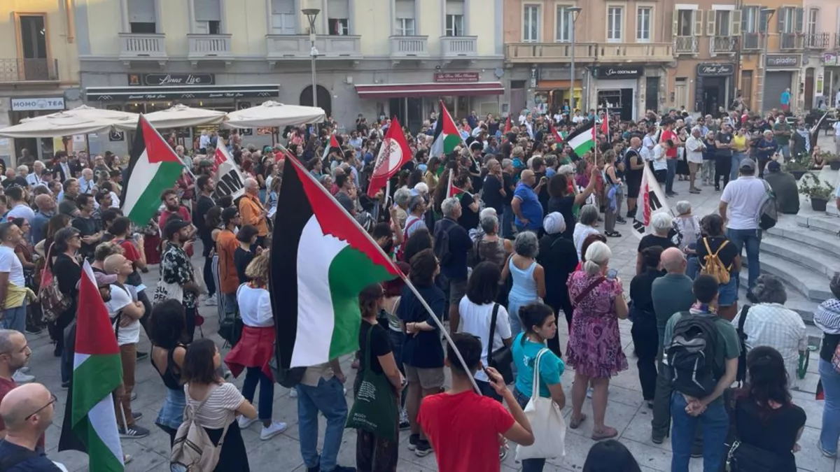 YouTG.NET - Il corteo pro-Palestina a Cagliari: "Stop al massacro, libertà  per Gaza"