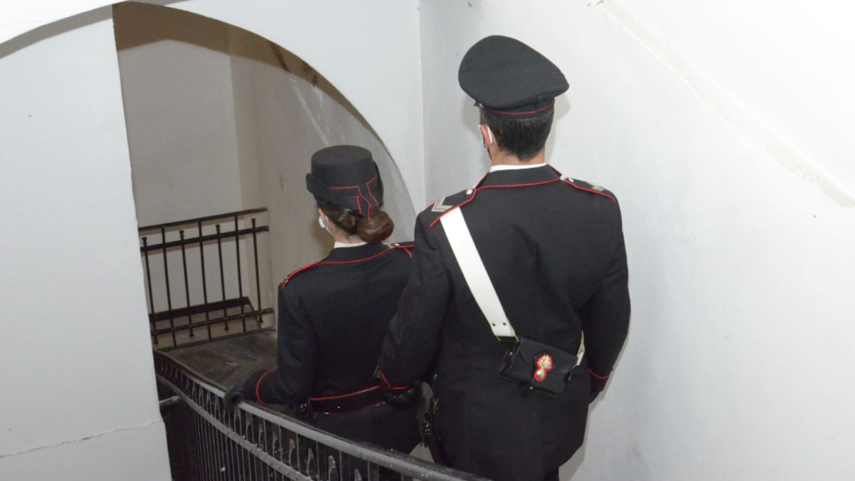 carabinieri-scale