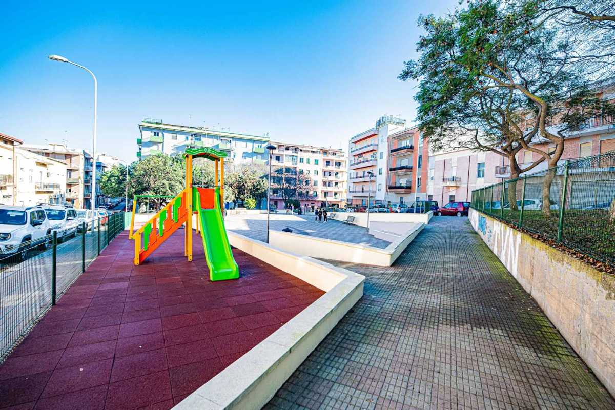 piazza-Seui-Cagliari-giochi-per-bambini