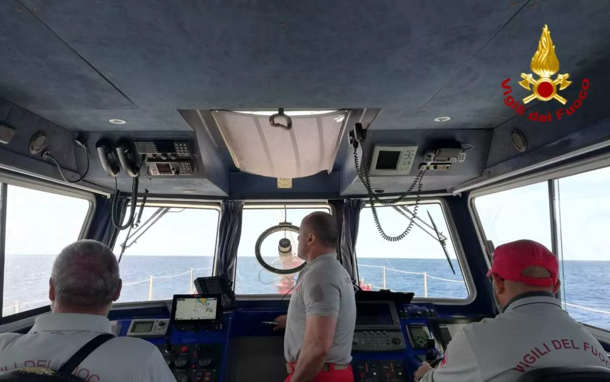 YouTG.NET - Ore d'ansia per i due sub dispersi nel mare di Villasimius:  ricerche in corso